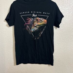 Black Iguana Graphic T-Shirt
